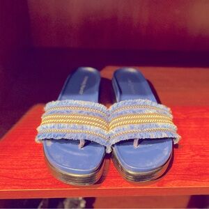 Donald J. Pliner Slides - Size 7